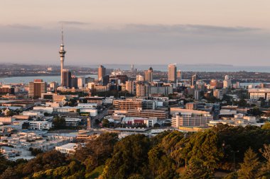 Auckland üzerinden günbatımı