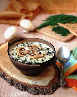 Kuskus mantar çorbası