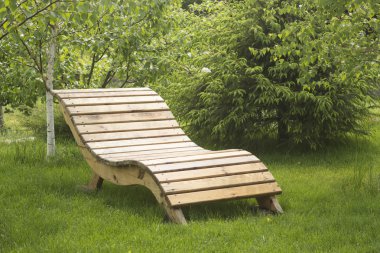 vernikli ahşap Bahçe Bank'ın bahçesinde