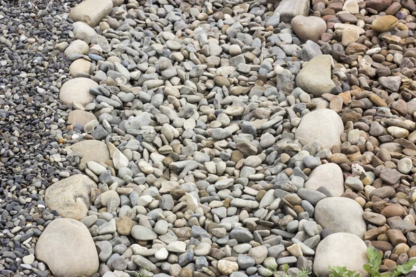 Щебень и гравий из мрамора и песчаника цветной — стоковое фото