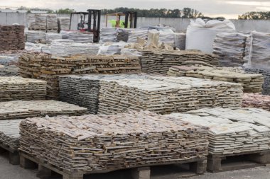 çok renkli mermer Pres Tuğla aralıktaki tepsiler