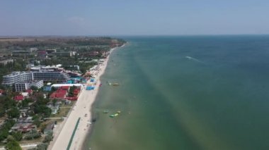 Ziyaretçisi olmayan boş bir deniz gezisi. Drone görünümü.