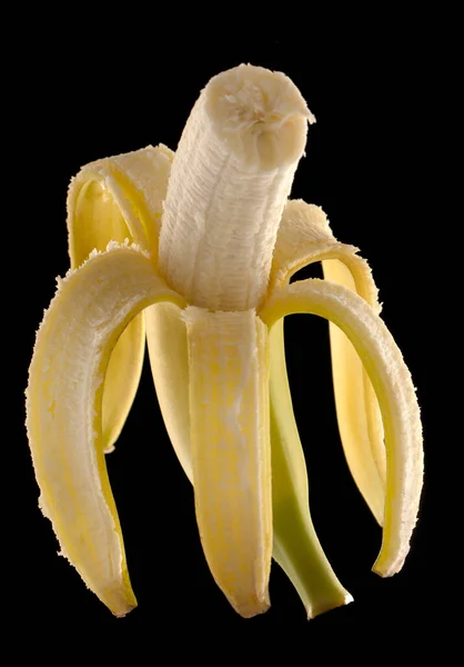 Oloupaný Banán Izolovaný Černém Pozadí Studio Shot — Stock fotografie