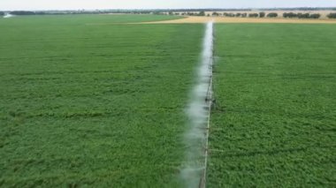 Drone görünümünde otomatik sulama sistemi