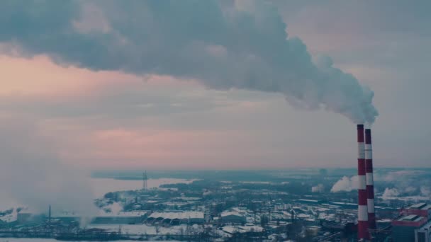 Industriegebied van de stad, schadelijke emissies in de atmosfeer. — Stockvideo