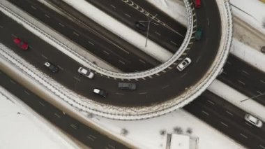 Çok katmanlı taşıma değişimlerinde hızlandırılmış zaman trafiği