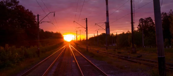 Ferroviária Pôr Sol Amanhecer Conceito Viagem Nuvens Tempestade Azul Escuro — Fotografia de Stock