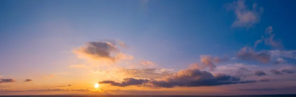 Dageraad Zonsondergang Panorama Drone Uitzicht Heldere Wolken Lucht Zon — Stockfoto