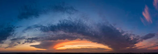 Sonnenaufgang Oder Abendhimmel Wolken Und Blauer Himmel Wunderbare Landschaft — Stockfoto