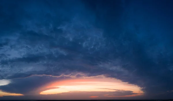 Dawn Avond Hemel Zonsondergang Wolken Blauwe Hemel Prachtig Landschap — Stockfoto
