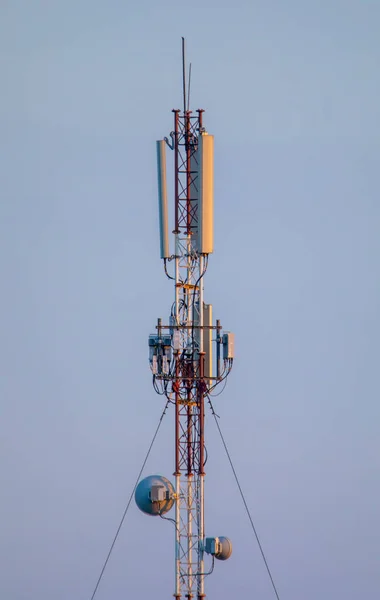 Телекомунікаційна Вежа Інтернету Мобільного Язку Фоні Блакитного Неба — стокове фото