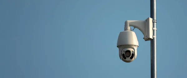 Uma Câmera Vigilância Por Vídeo Rotativa Alta Qualidade Com Visão — Fotografia de Stock