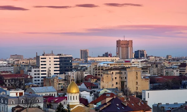 Letecký pohled na Bukurešť při západu slunce — Stock fotografie