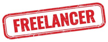 Kırmızı grungy dikdörtgen damgalı FREELANCER metni.