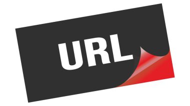 Siyah kırmızı etiket damgası üzerine yazılmış adres metni.