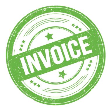 Yeşil pulla yazılmış INVOICE sözcüğü