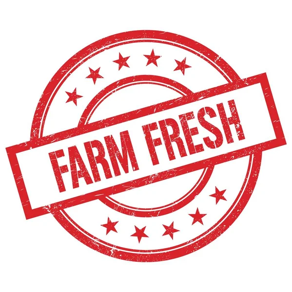 FARM FRESH kırmızı yuvarlak lastik damga üzerine yazılmış metin.