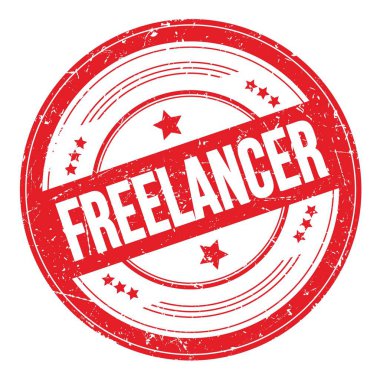 Kırmızı yuvarlak grungy desen damgalı FREELANCER metin.