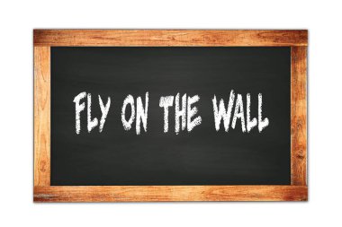 Siyah ahşap çerçeve okul tahtasına yazılmış duvara uç..