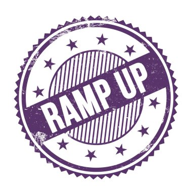 Mor indigo grungy zig zag kenarlarında yazılmış RAMP UP metni.