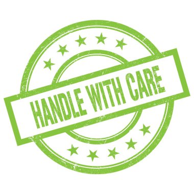 Yeşil yuvarlak vintage kauçuk damga üzerine yazılmış CARE metin ile ele.