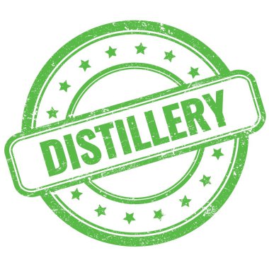 Yeşil, eski, kirli, yuvarlak, lastik damga üzerine DISTILLERY metin.