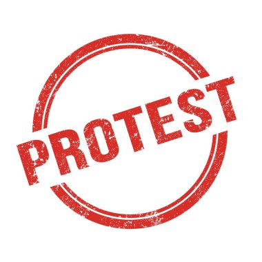 Kırmızı grungy vintage yuvarlak pulu üzerine yazılmış PROTEST metni.