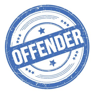 Mavi yuvarlak grungy desen damgalı OFFENDER metin.