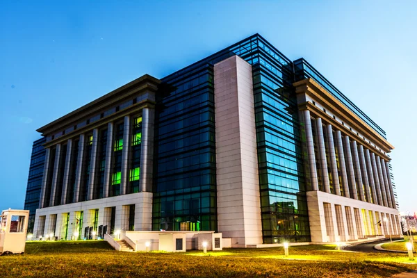 Национальная библиотека Бухареста — стоковое фото