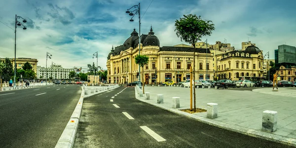 Бухарест - Університетська бібліотека — стокове фото