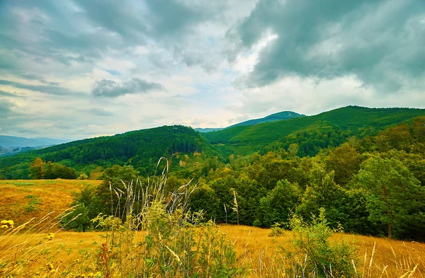 Mountain Landscape with Dramatic Sky — Stock Photo, Image