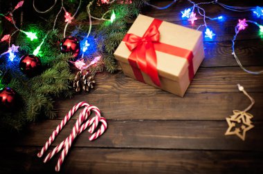 Süslü Noel hediyesi kutusu