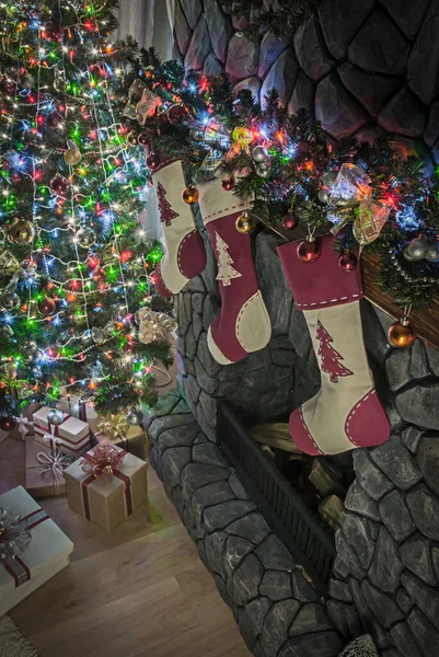 Modern iç tasarımda Noel ve Yeni Yıl ağacı