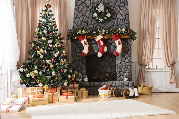 Modern iç tasarımda Noel ve Yeni Yıl ağacı
