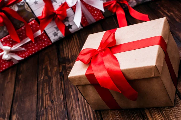 Süslü Noel hediyesi kutusu