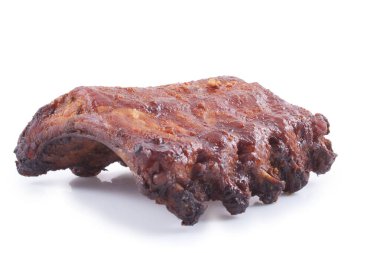 Beyaz arkaplanda izole edilmiş pirzola