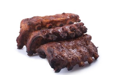 Beyaz arkaplanda izole edilmiş pirzola