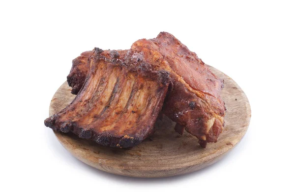 Beyaz arkaplanda izole edilmiş pirzola