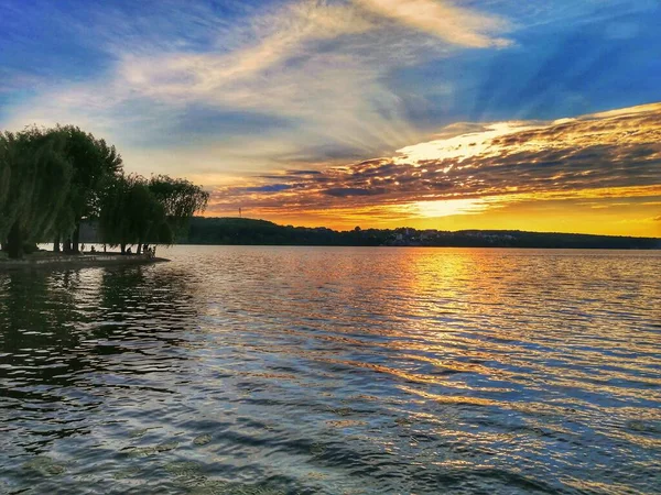 Coucher Soleil Coloré Sur Lac Belle Journée Dans Nature — Photo