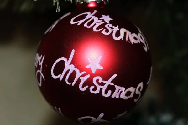 Árbol Navidad Con Hermosos Juguetes —  Fotos de Stock