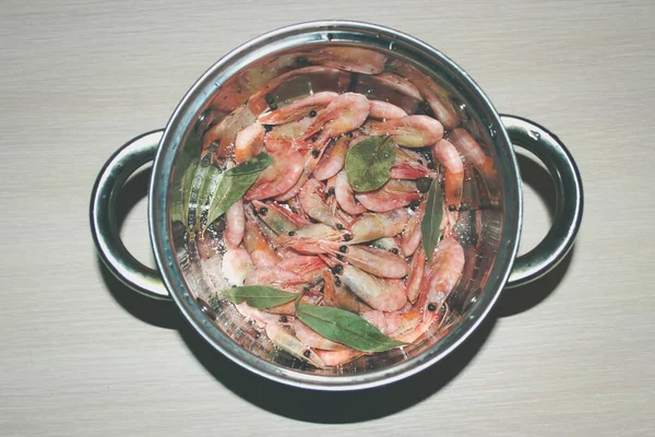 Shrimps Black Pepper Bay Leaves Saucepan — Stock Photo, Image