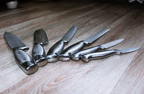 Çelik mutfak bıçakları.