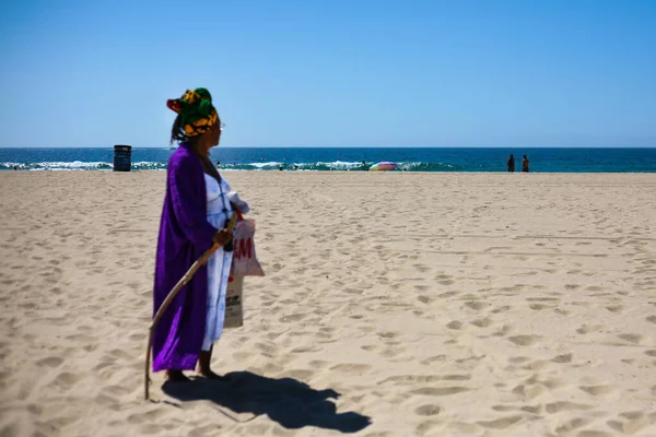 African woman on a beach — Stock Photo, Image