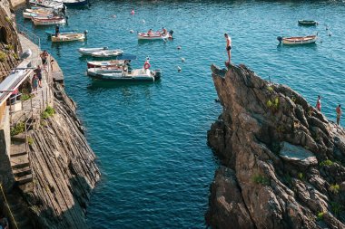 Manarola 'da kaya havuzu, La Spezia ili, Cinque Terre, Liguria, İtalya