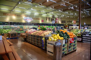 Las Vegas 'taki bir süpermarketin boş meyve ve sebze bölümü.