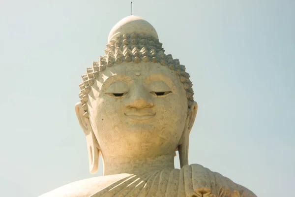 Gran Estatua Buda Encuentra Colina Provincia Phuket Tailandia —  Fotos de Stock