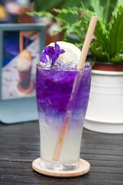 Melon Anchan, a cool drink that tastes sweet and sour, delicious, refreshing for those who drink. Looks like a beautiful purple color.