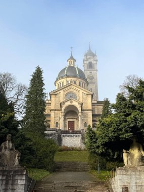 Zürih, İsviçre. 4 Kasım 2025. Enge Kilisesi. İsviçre 'nin Zrich eyaletinin Enge bölgesinde bulunan önemli bir Protestan kilisesidir.. 