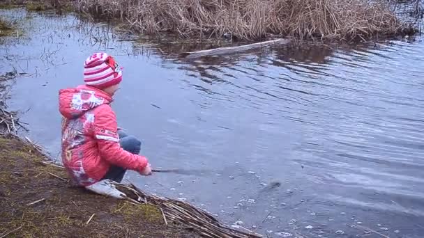 Lány beteg a bárányhimlő — Stock videók