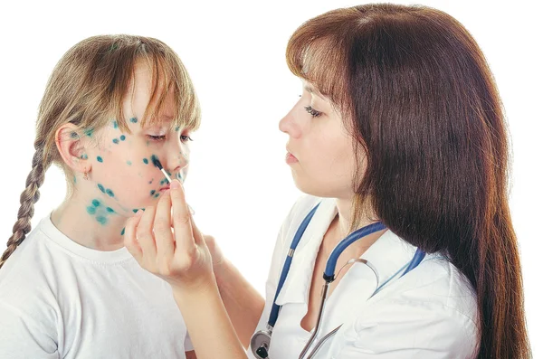 Dr. smears Woman brilliant green — Stock Photo, Image